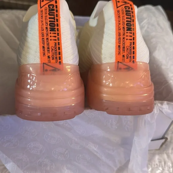 Cute Steve Madden wedge sneakers - Picture 3 of 5